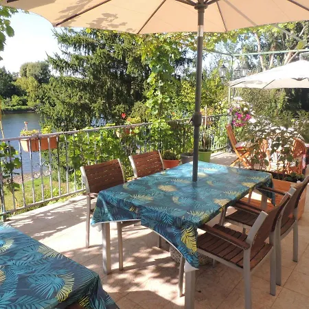 Bed & Breakfast Le Jardin Des Cygnes Pineuilh