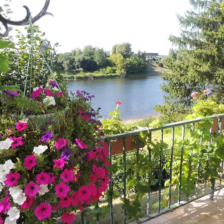 Le Jardin Des Cygnes Bed & Breakfast Pineuilh